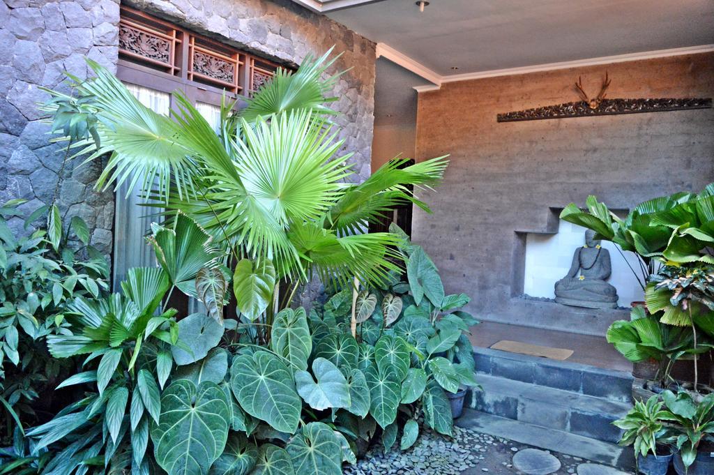 Yulia 2 Homestay Sanur Esterno foto