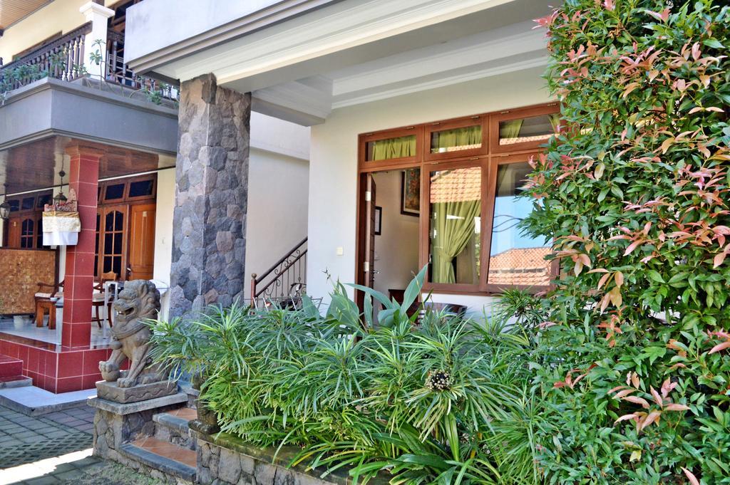 Yulia 2 Homestay Sanur Esterno foto