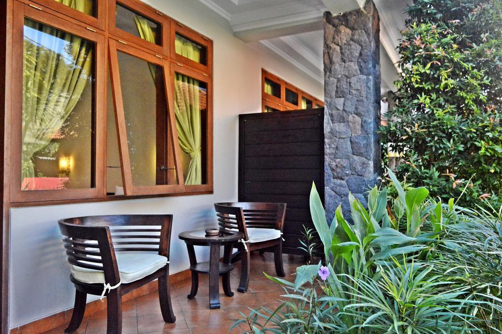 Yulia 2 Homestay Sanur Esterno foto