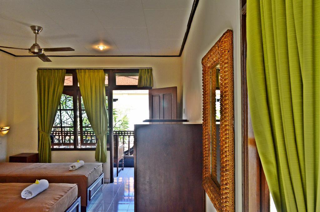 Yulia 2 Homestay Sanur Esterno foto