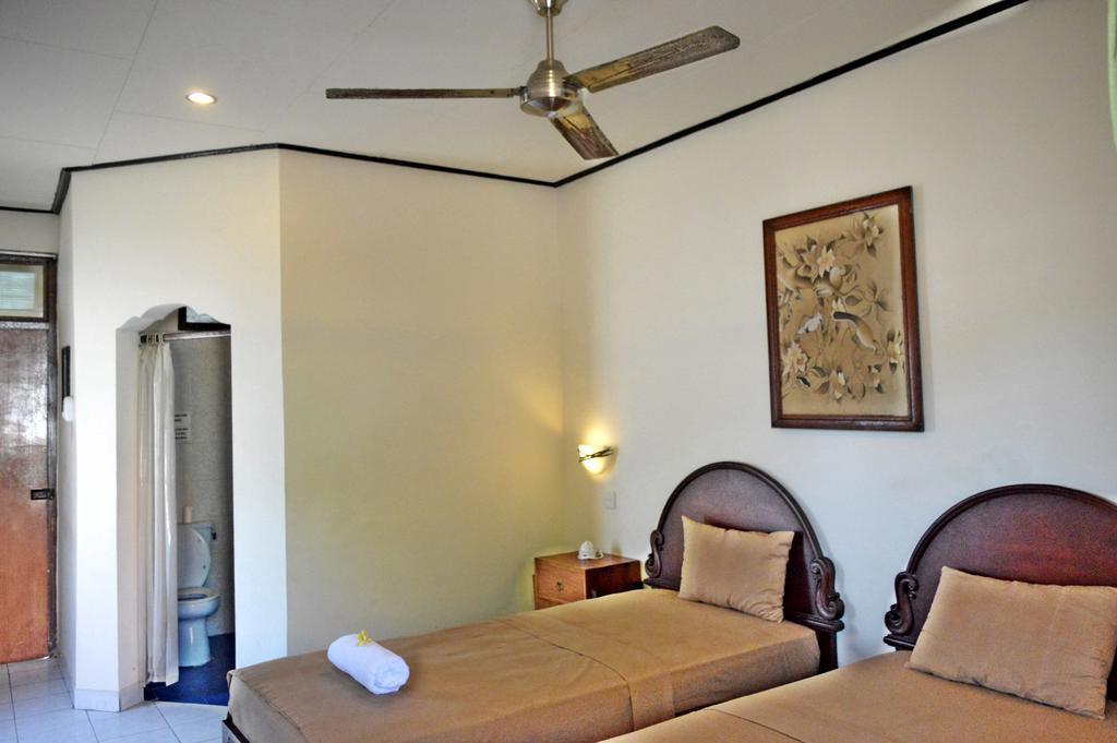 Yulia 2 Homestay Sanur Esterno foto
