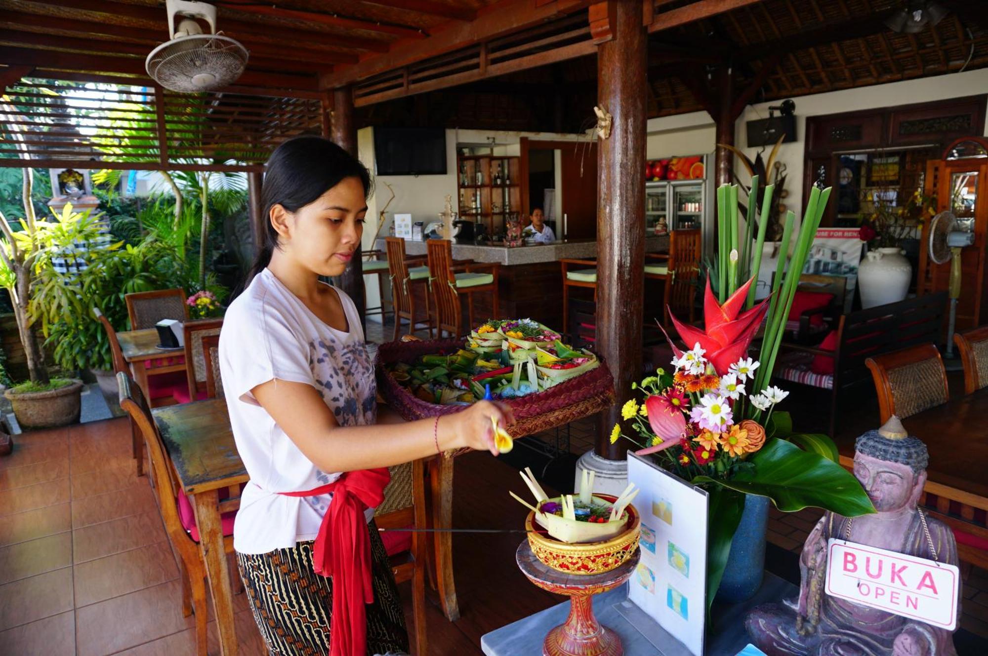 Yulia 2 Homestay Sanur Esterno foto