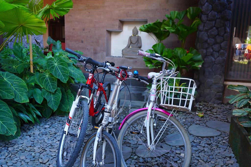 Yulia 2 Homestay Sanur Esterno foto