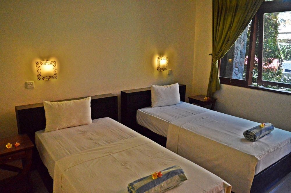 Yulia 2 Homestay Sanur Esterno foto
