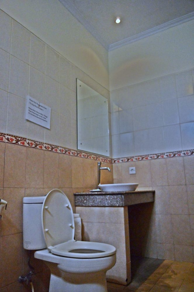 Yulia 2 Homestay Sanur Esterno foto